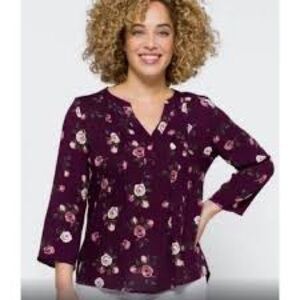 Monday Dun Purple Floral Split Neck‎ 3/4 Sleeve Blouse Top Small Stitch Fix NWOT